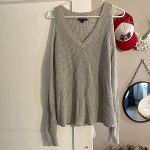 American Eagle open sleeve sweater w/ V-Neck